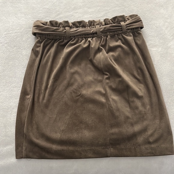 Dynamite faux suede paper bag skirt with tie belt - Picture 2 of 4